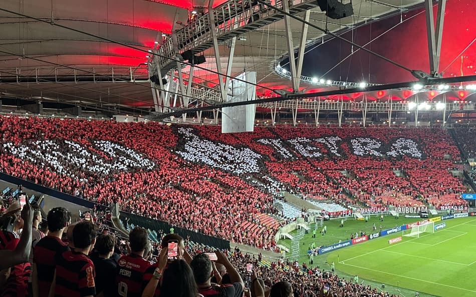 Jornalista critica torcida do Flamengo em derrota na Libertadores: ‘Flaselfie’