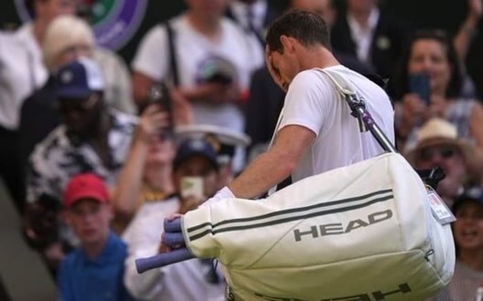 Murray passa por cirurgia e desiste de Wimbledon