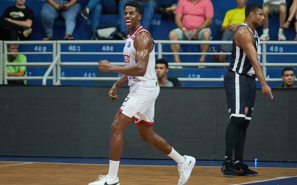 Franca domina segundo quarto, aproveita erros do Vasco e vence pelo NBB