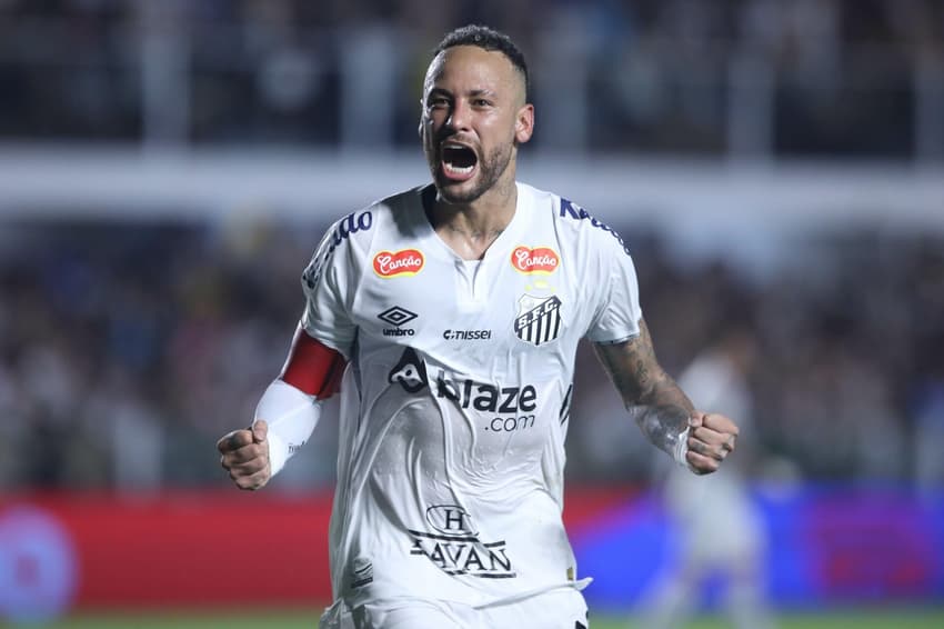 Santos, Brazil. 16th Feb, 2025. SP – SANTOS – 02/16/2025 – PAULISTA 2025, SANTOS x AGUA SANTA – Neymar Jr. player for Santos during the match against Agua Santa at the Vila Belmiro stadium for the 2025 Paulista championship. Photo: Reinaldo Campos/AGIF (P