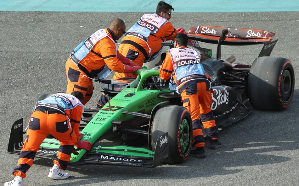 GP do Bahrein: McLaren volta a dominar no treino livre 3; Bortoleto tem problemas