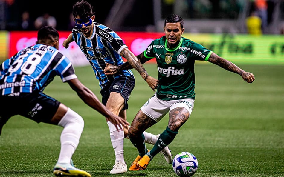 VÍDEO: Os melhores momentos da goleada do Palmeiras sobre o Grêmio pelo Brasileirão