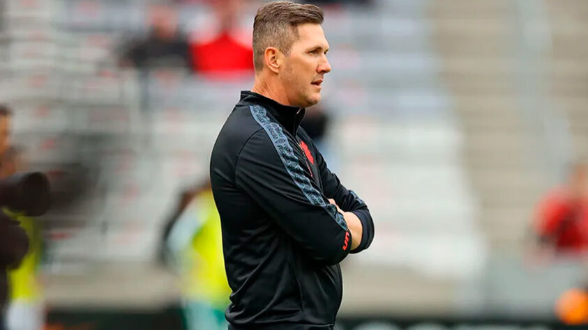 FECHADO - O Athletico-PR anunciou a saída do técnico Paulo Turra do comando técnico da equipe. O treinador sai do Athletico junto com o auxiliar Carlos Pracidelli e o diretor-técnico Luiz Felipe Scolari, que está encaminhado para assumir o time do Atlético-MG. FECHADO - O Athletico-PR anunciou a saída do técnico Paulo Turra do comando técnico da equipe. O treinador sai do Athletico junto com o auxiliar Carlos Pracidelli e o diretor-técnico Luiz Felipe Scolari, que está encaminhado para assumir o time do Atlético-MG.