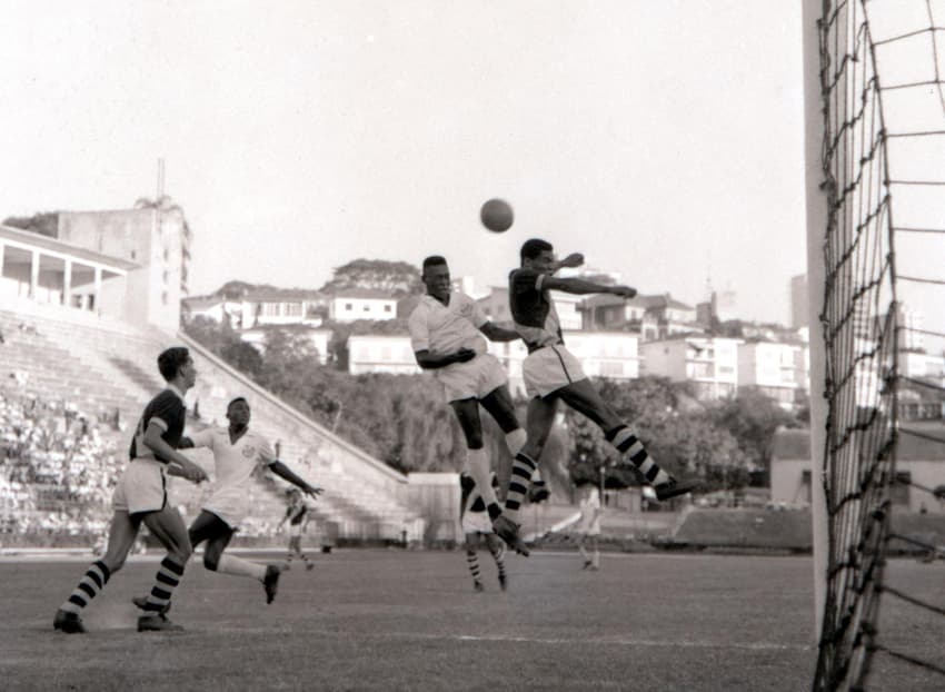 pele144301
