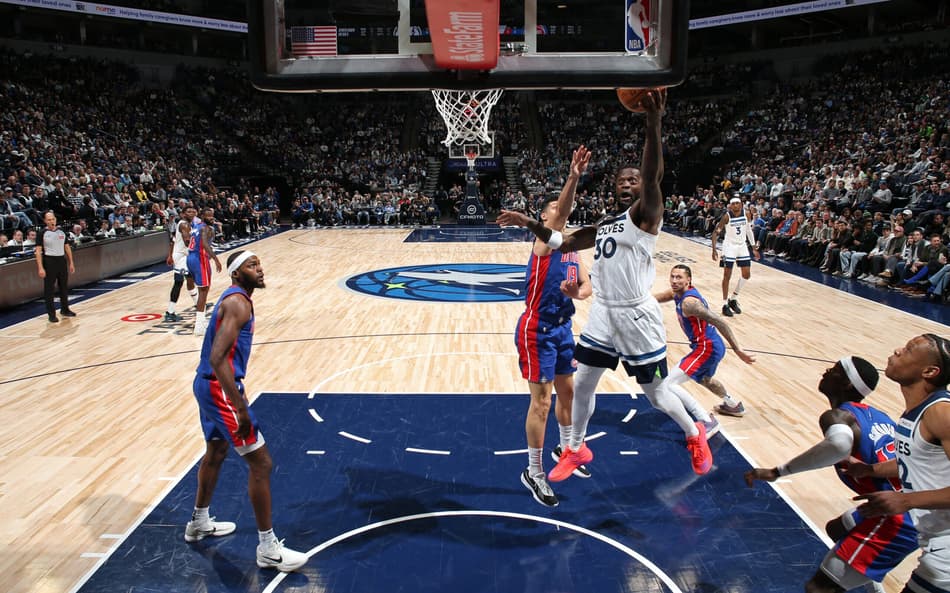 Briga generalizada marca jogo da NBA e resulta em sete expulsões; veja o vídeo
