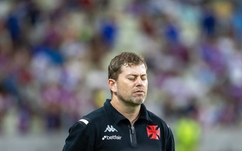Rafael Paiva reconhece desempenho abaixo: ‘Vasco não vem fazendo bons jogos’