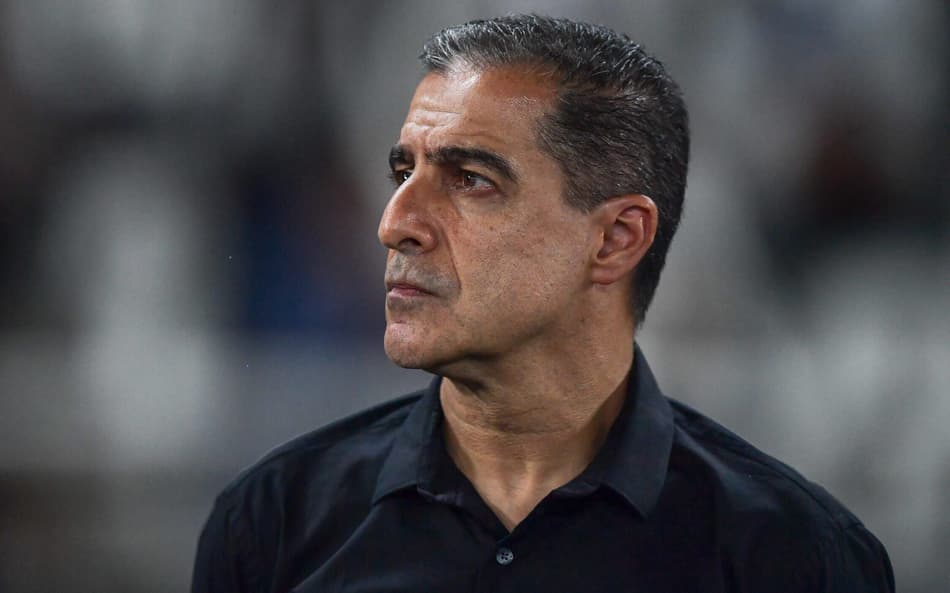 Torcedores do Botafogo criticam Renato Paiva após empate contra São Paulo