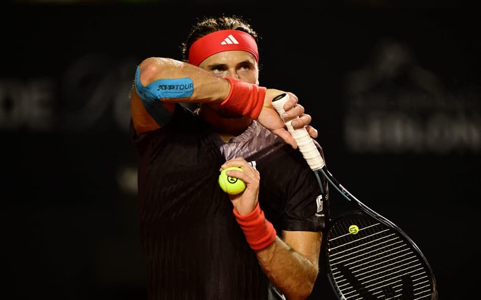 Zverev vacila e leva incrível virada de Comesana no Rio Open
