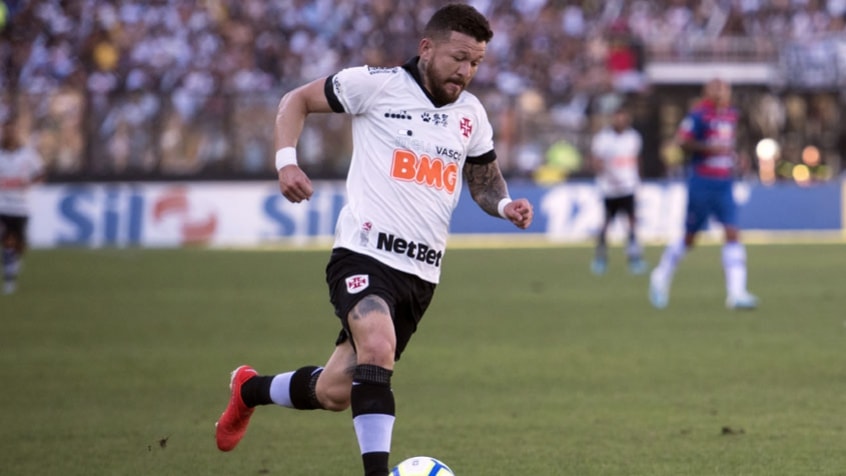 FECHADO - O Vasco acertou o retorno do atacante Rossi. O jogador de 30 anos estava sem clube e se apresenta nesta sexta-feira, no CT Moacyr Barbosa. FECHADO - O Vasco acertou o retorno do atacante Rossi. O jogador de 30 anos estava sem clube e se apresenta nesta sexta-feira, no CT Moacyr Barbosa.