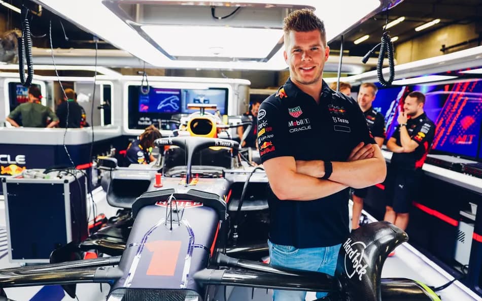 Como piloto campeão no eSports foi trunfo em vitória de Verstappen no GP do Japão