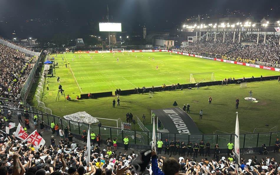 Post viral do Botafogo no estádio do Vasco revolta internautas