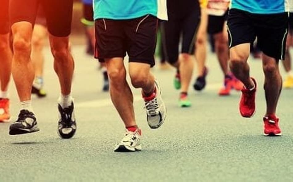 Tênis de corrida com bom amortecimento que valem a pena em 2025
