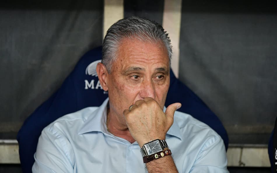 Ex-jogador aponta erro do Corinthians e sugere nome substituto para Tite