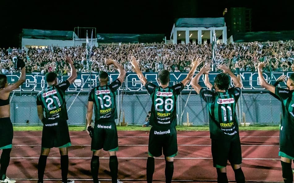 Torcida de time da Série C quer ‘filtrar’ torcedores com camisas do eixo; entenda