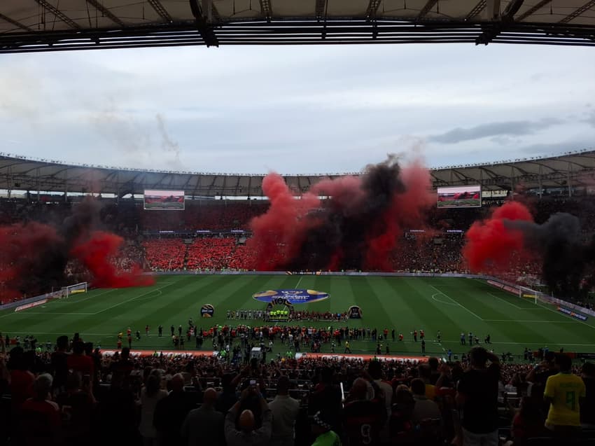 Torcida do Flamengo no jogo de dia contra o Atlético-MG, no Maracanã, pela final da Copa do Brasil