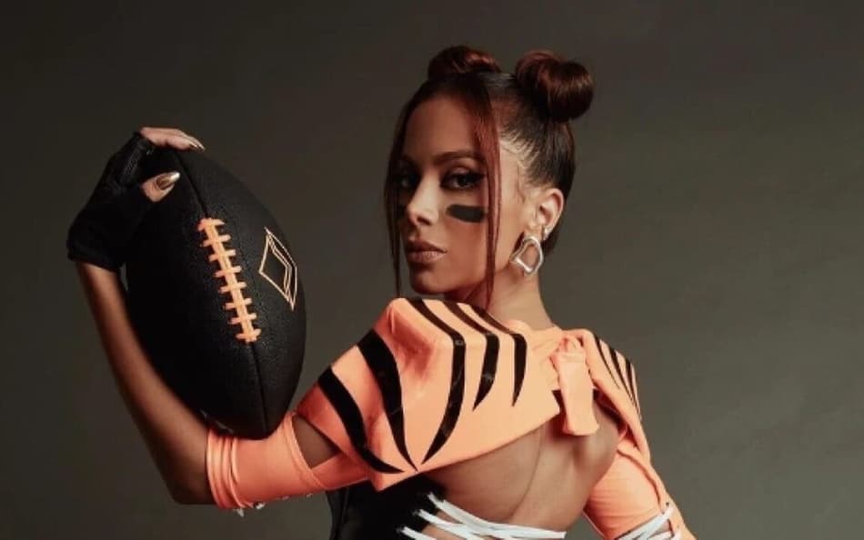 NFL no Brasil: show do intervalo terá presença de Anitta e possível aparição de astro internacional