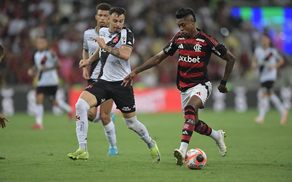 Vasco x Flamengo é o terceiro clássico mais faltoso do Brasileirão; veja ranking