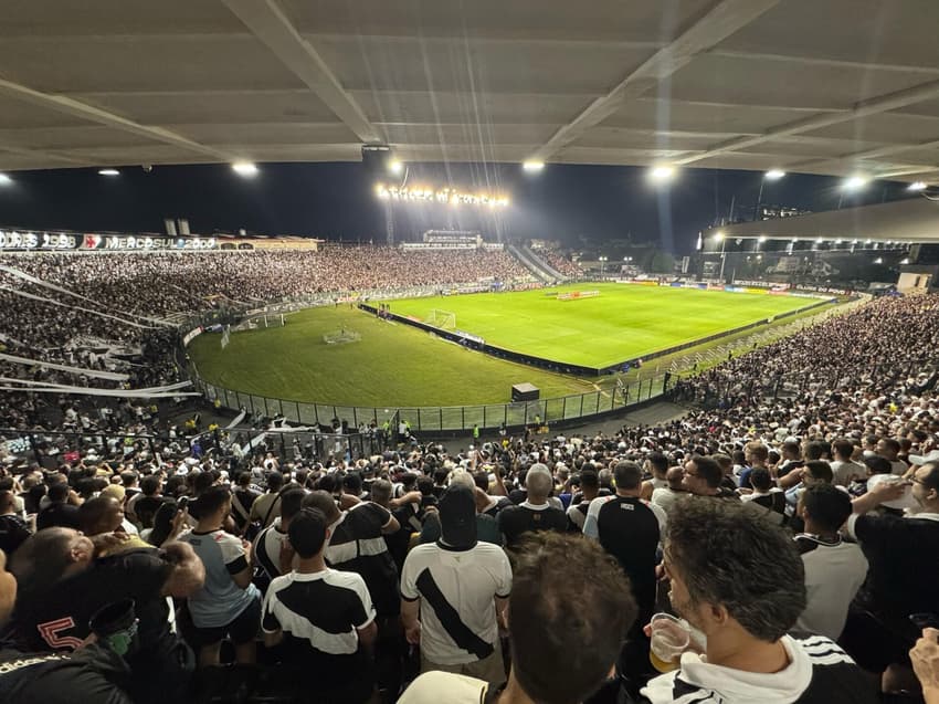 Vasco encara o Lanús pela Sul-Americana (Foto: Matheus Guimarães - Lance)