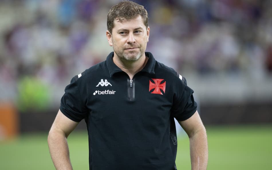Rafael Paiva admite possibilidade de fazer mudanças no Vasco: ‘É o momento’