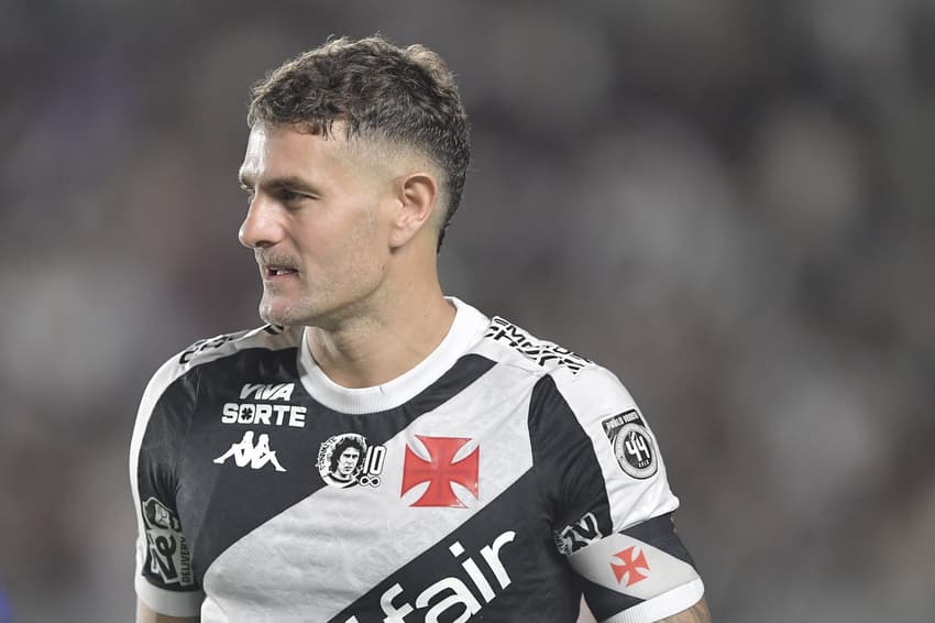 Vegetti no jogo do Vasco contra o Sport em São Januário (Foto: Thiago Ribeiro/AGIF)