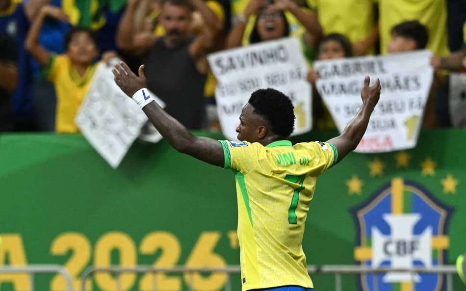 Vini Jr celebra gol em Brasil x Colômbia: ‘Eu mereci’