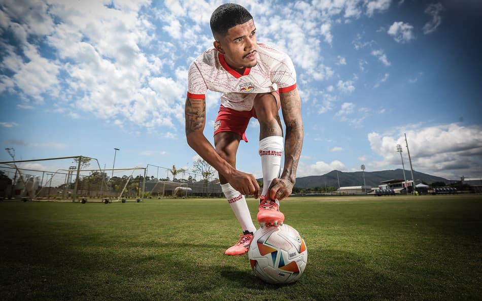 Lei do ex? Lucas Barbosa, do Red Bull Bragantino, projeta reencontro com o Santos
