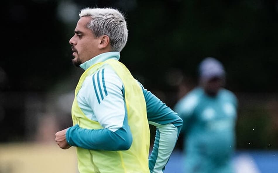 Escalações de Cruzeiro x Vasco: Fagner está de volta à Raposa