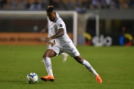 O Santos perdeu de virada para o Atlético-MG e está eliminado da Copa do Brasil. Na partida, disputada no Pacaembu, o melhor santista em campo foi o atacante Marinho, que perturbou a zaga rival com velocidade e infiltrações (notas por Fernanda Teixeira)&nbsp;