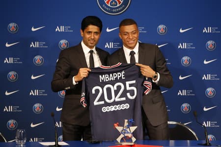 Nasser Al-Khelaifi e Mbappé