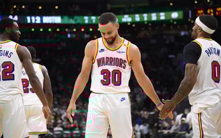 AFP__20241107__2182657484__v1__HighRes__GoldenStateWarriorsVBostonCeltics-scaled-aspect-ratio-512-320