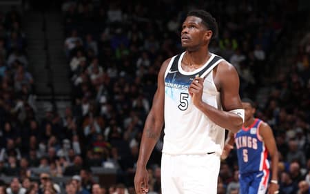 AFP__20241128__2186580151__v1__HighRes__SacramentoKingsVsMinnesotaTimberwolves-scaled-aspect-ratio-512-320