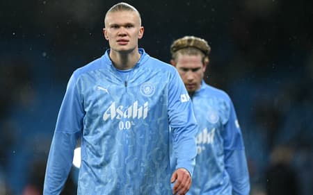 AFP__20241204__36PH6AF__v1__HighRes__FblEngPrManCityNottinghamForest-scaled-aspect-ratio-512-320
