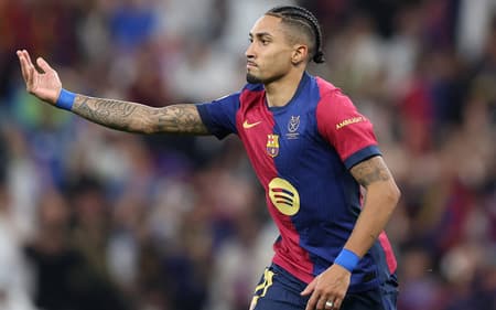 AFP__20250112__36TL9VJ__v1__HighRes__FblKsaEspRealMadridBarcelona-scaled-aspect-ratio-512-320