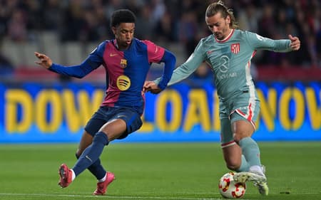 AFP__20250225__36YM93B__v1__HighRes__FblEspCupBarcelonaAtleticoMadrid-scaled-aspect-ratio-512-320