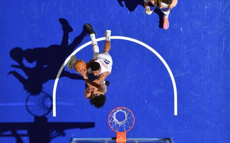 AFP__20250302__2202153675__v1__HighRes__GoldenStateWarriorsVPhiladelphia76ers-scaled-aspect-ratio-512-320