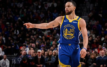 AFP__20250302__2202158850__v1__HighRes__GoldenStateWarriorsVPhiladelphia76ers-scaled-aspect-ratio-512-320