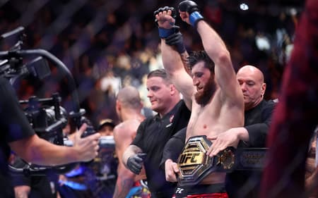 AFP__20250309__2204071167__v2__HighRes__Ufc313PereiraVAnkalaev-scaled-aspect-ratio-512-320