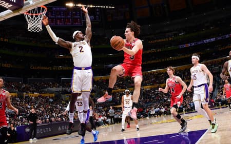 AFP__20250323__2205854046__v1__HighRes__ChicagoBullsVLosAngelesLakers-scaled-aspect-ratio-512-320