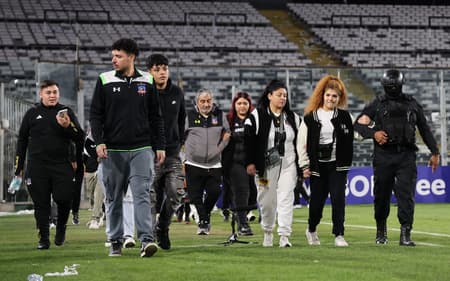 AFP__20250411__39XG6ZZ__v1__HighRes__FblLibertadoresColocoloFortalezaFans-scaled-aspect-ratio-512-320