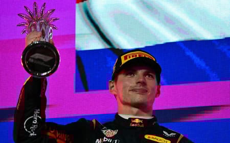 AFP__20250420__42WU3H9__v2__HighRes__AutoPrixF1KsaPodium-scaled-aspect-ratio-512-320