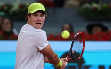 AFP__20250426__43LZ2YH__v1__Preview__TennisAtpEspMadridOpen-1-aspect-ratio-512-320