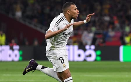 AFP__20250426__43M227W__v1__HighRes__FblEspCupBarcelonaRealMadrid-scaled-aspect-ratio-512-320