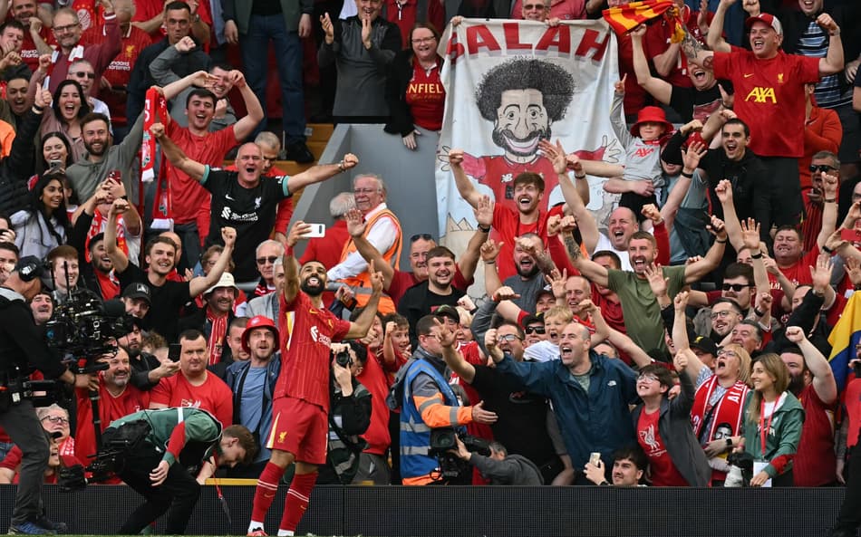 De virada, Liverpool massacra o Tottenham e é campeão da Premier League