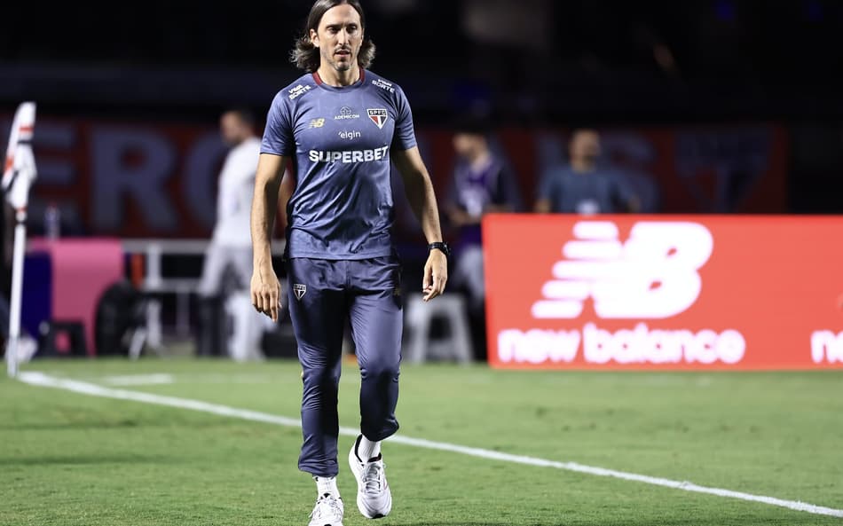 Zubeldía atinge marca histórica no São Paulo pela Libertadores