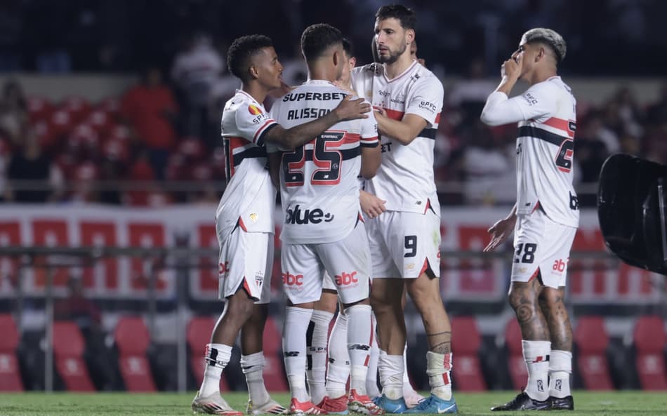 Copa do Brasil: São Paulo encara Náutico com vantagem no histórico e memória especial