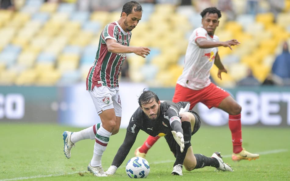 Fluminense marca no fim e vence Bragantino na estreia de Renato Gaúcho