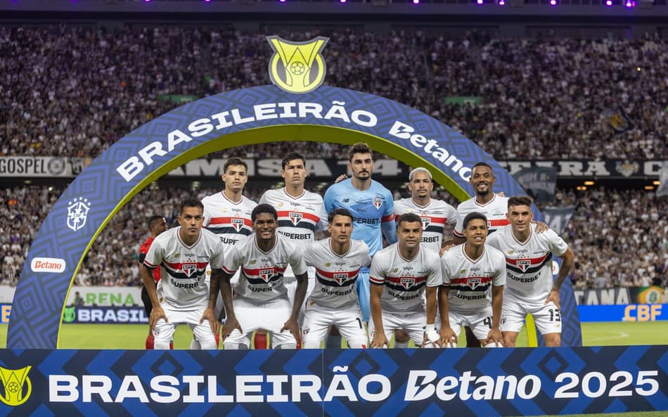 Titulares recebem terceiro amarelo e aumentam lista de desfalques do São Paulo