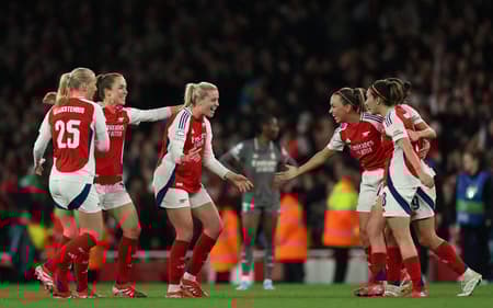 Arsenal-2-scaled-aspect-ratio-512-320
