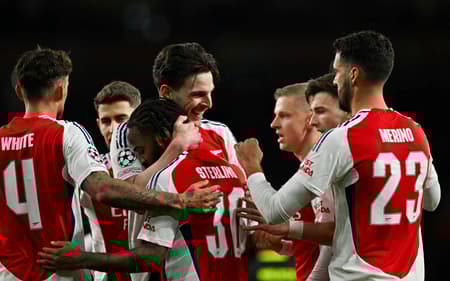 Arsenal-e-PSV-pela-Champions-League-scaled-aspect-ratio-512-320