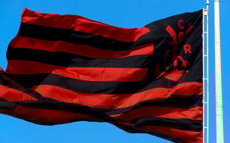 Bandeira-Flamengo-scaled-aspect-ratio-512-320